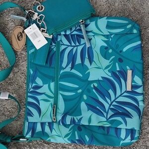 NEW with tags Samantha Brown To-Go Zip-Front Crossbody